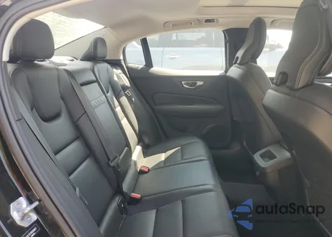 2022 Volvo S60 B5 Momentum z USA, uszkodzony, nr VIN 7JRL12TZ8NG189657